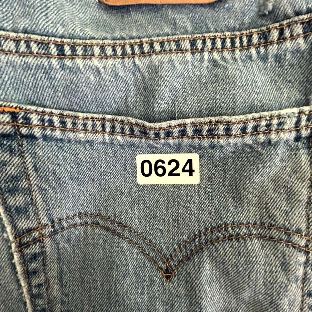 Levi's Jeans Mens 38x30 Blue Denim‎ Cotton Relaxed Fit Straight Leg Distressed